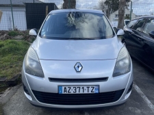 Photo du véhicule Renault Grand Scénic 1.5 dCi 110ch FAP Expression Euro5 7 places