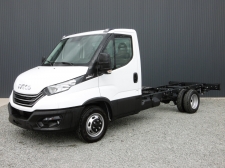 Photo du véhicule IVECO DAILY CHASSIS CABINE 35C18 RJ EMPATTEMENT 3750