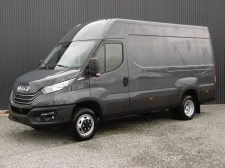 Photo du véhicule IVECO DAILY FOURGON 35C18 RJ EMPATTEMENT 3520L H2